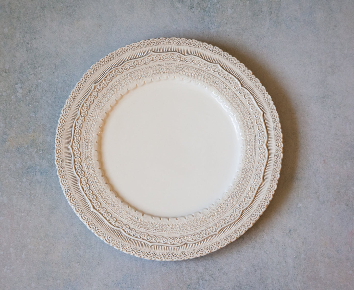 FINEZZA | CREAM LACE CHARGER